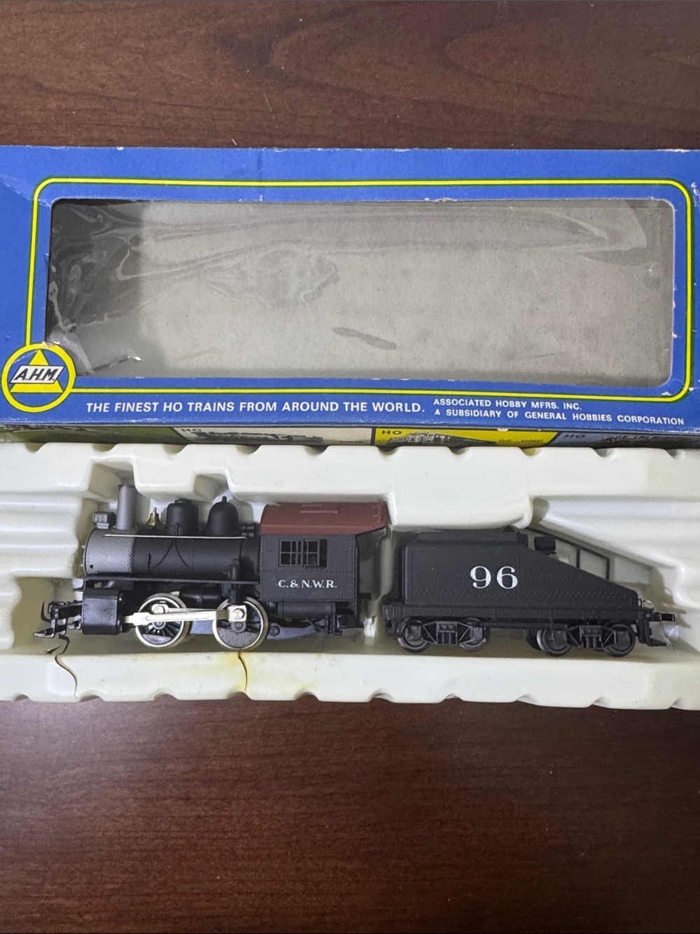 AHM C.&N.W.R Chicago & Northwestern Railway 0-4-0 Switcher HO Steam Locomotives